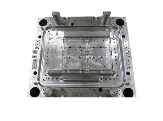 Plastic injection molds